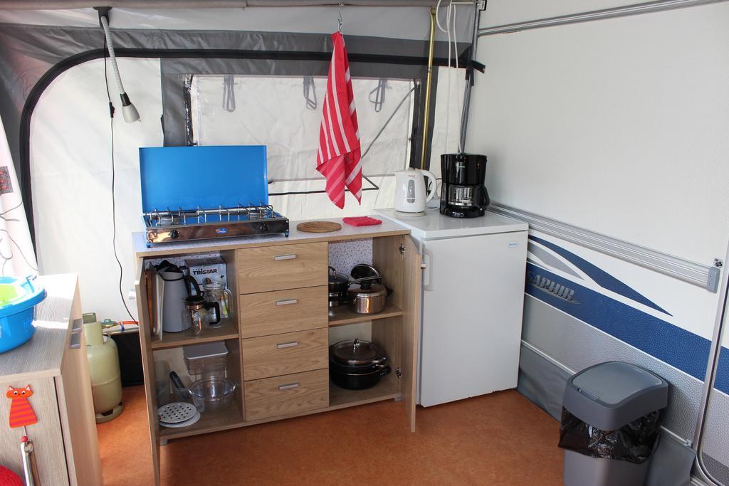 Caravan 'T Koekoeksnest อาชเตแกร์เกอ ภายนอก รูปภาพ