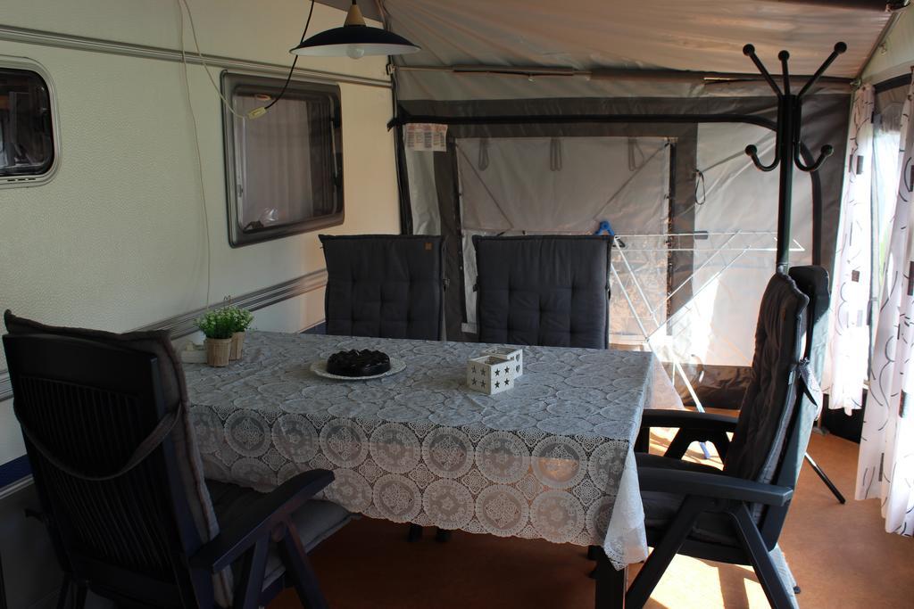 Caravan 'T Koekoeksnest อาชเตแกร์เกอ ห้อง รูปภาพ